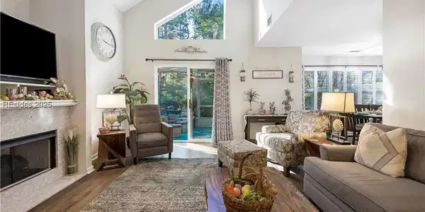37 Lake Linden Lane