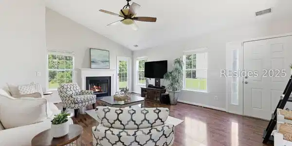 11 Savannah Oak Drive