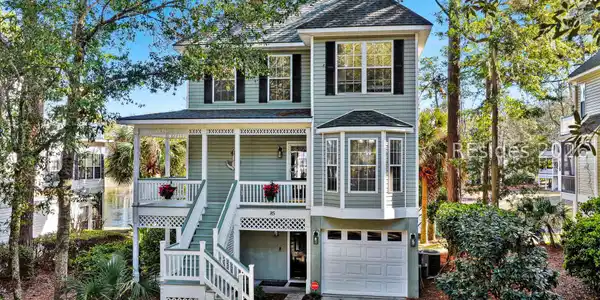 85 Victoria Square Drive