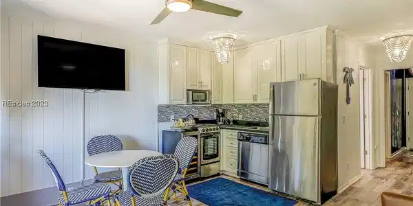 23 S Forest Beach
