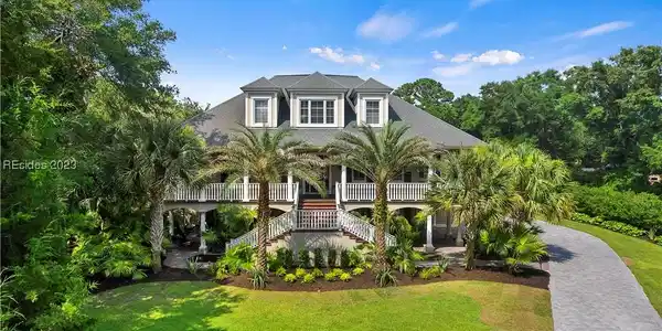 35 Broad Pointe Drive