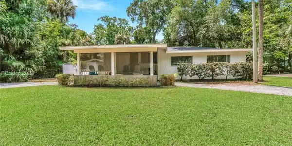 1 Dove Street