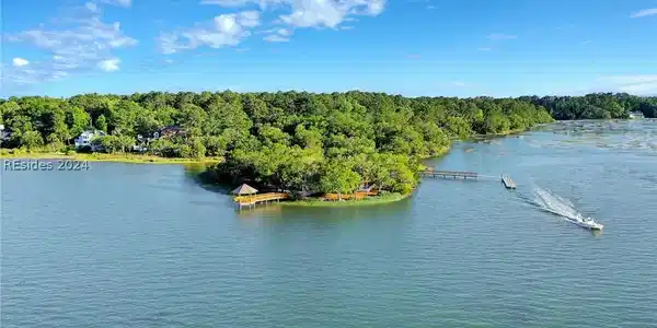 4 Pine Hill Court