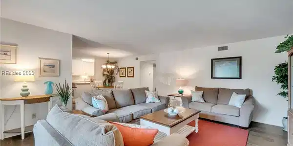 6 Lighthouse Lane