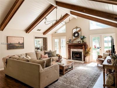 4 Greenwood Court
