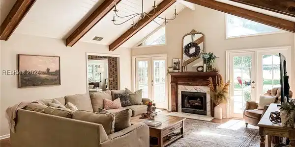 4 Greenwood Court
