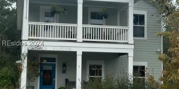 1 Middle Island Street