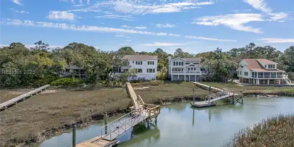 11 Fiddlers Point