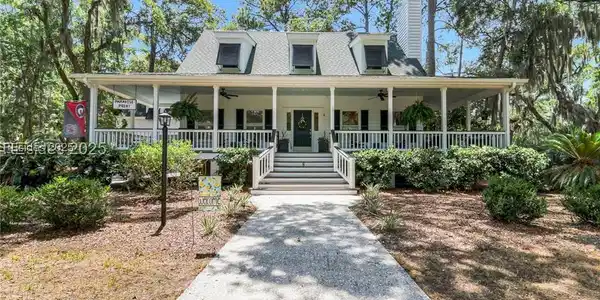 8 Dolphin Point Drive