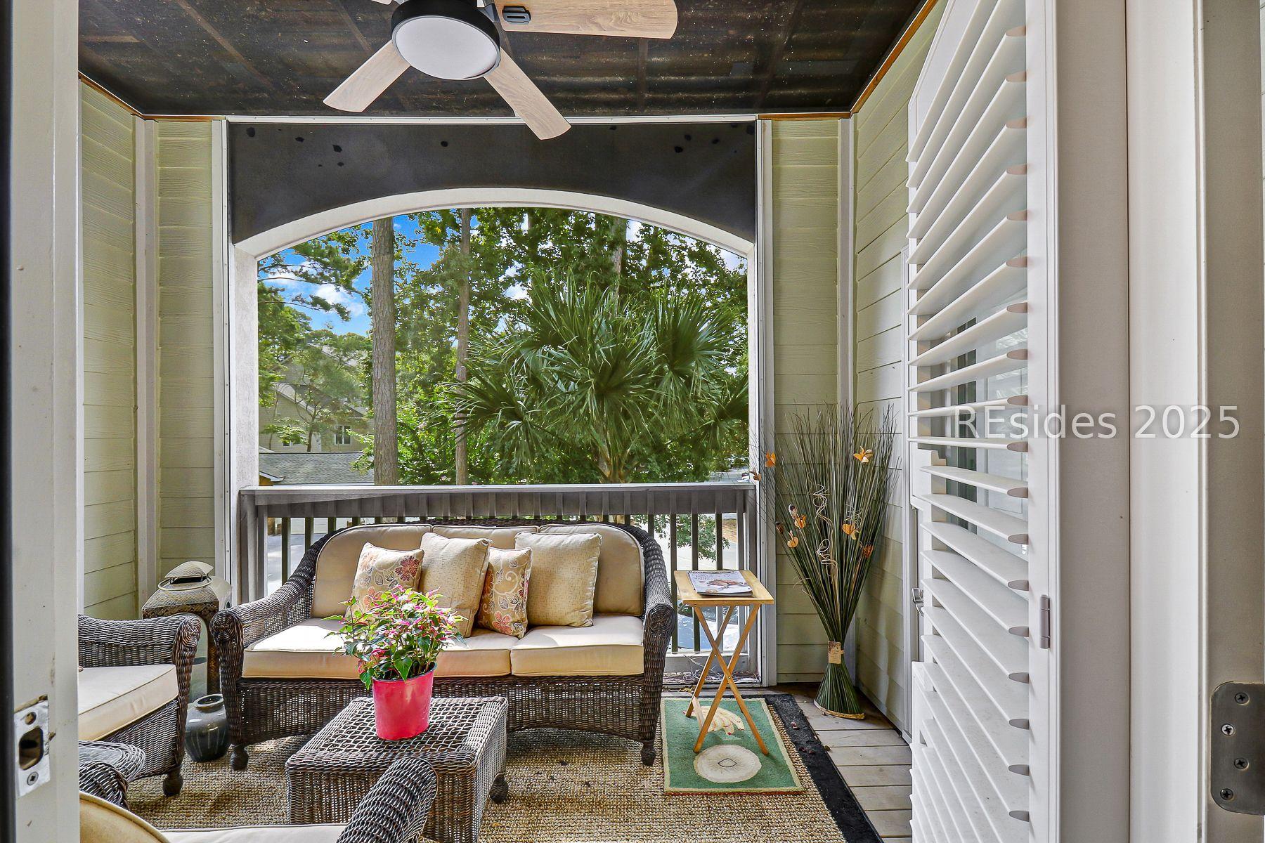 Image 2: H27 with lovely private screened porch