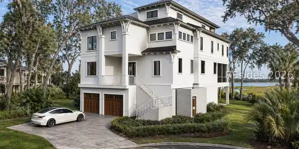 18 Indian Hill Lane