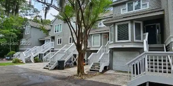 10 Yacht Cove Drive