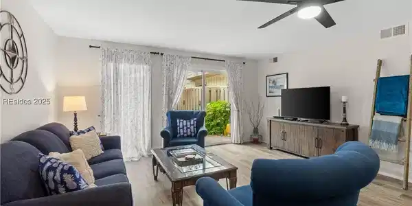 45 Queens Folly Road