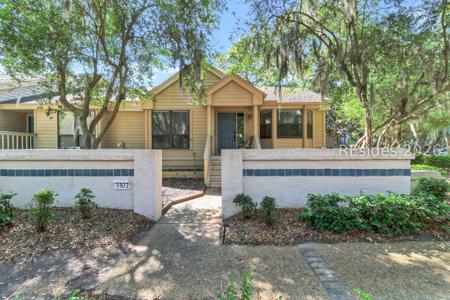 33 Lake Forest Drive