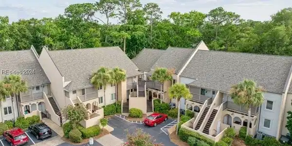 100 Colonnade Drive