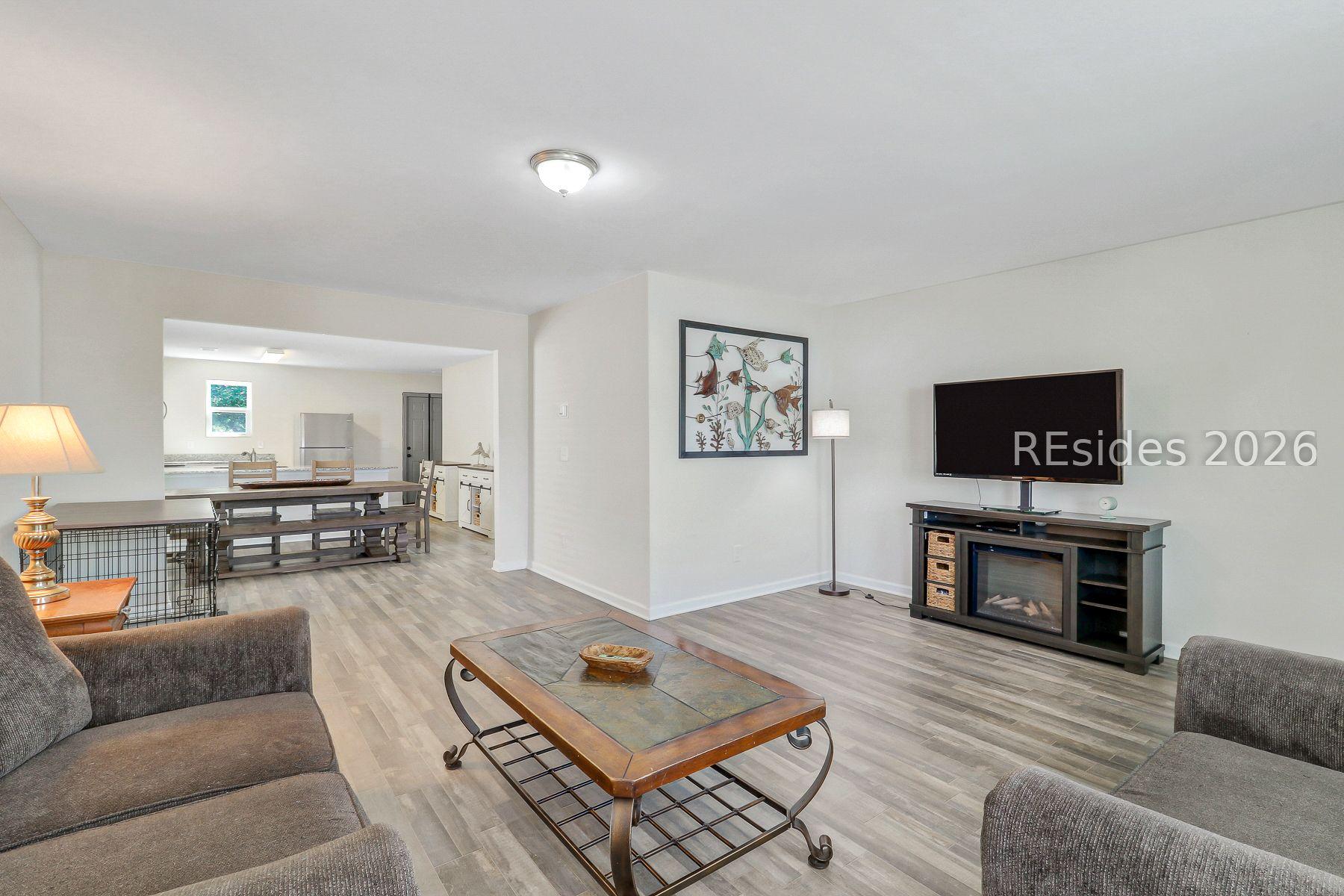 Image 3: Living Room