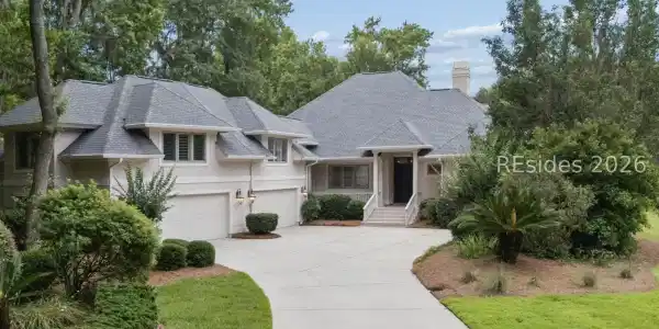 30 Knollwood Drive