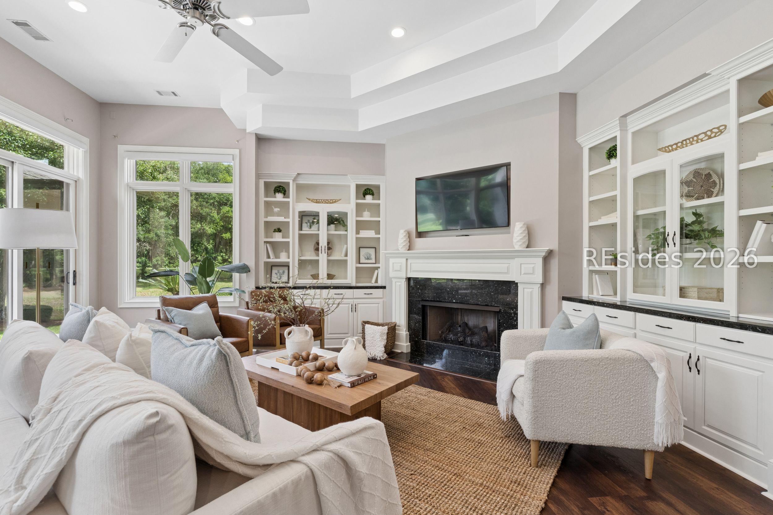 Image 4: Fireplace and built-in features