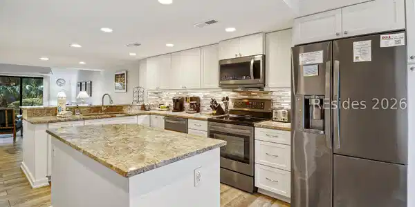 Image 4: Recently remodeled kitchen with new SS appliances Image 4: Recently remodeled kitchen with new SS appliances