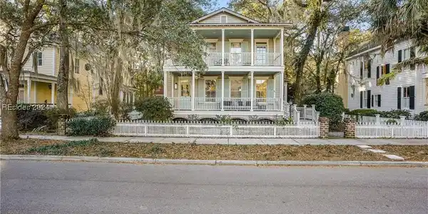29 Newpoint Road