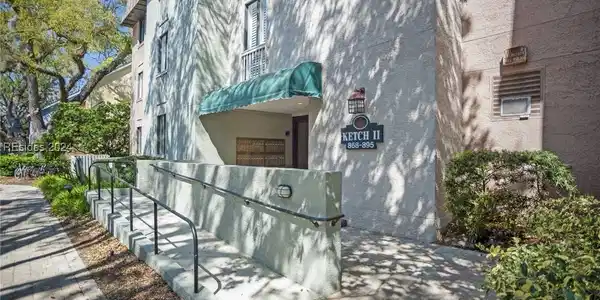 2 Lighthouse Lane
