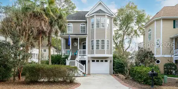 77 Victoria Square Drive