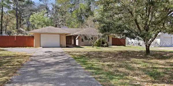 38 Squiresgate Road