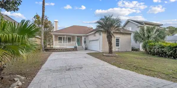 54 Tuscarora Avenue