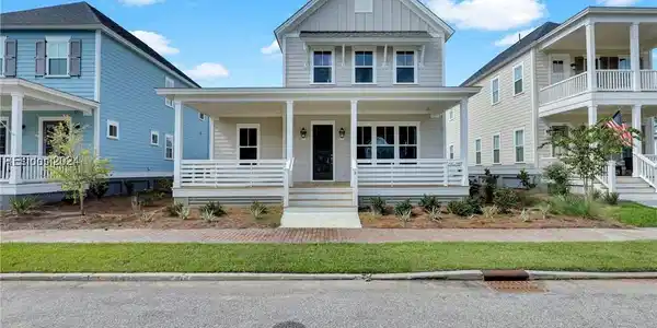 8 Buttonwood Lane