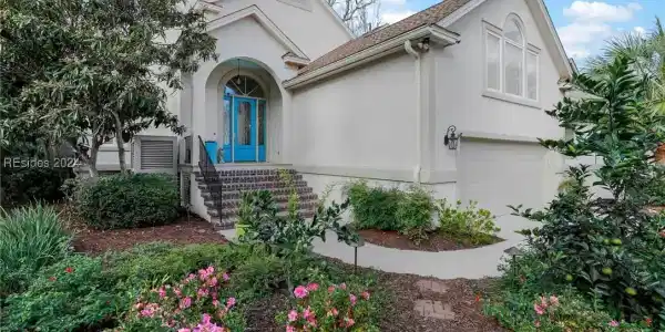 46 Fairway Winds Place