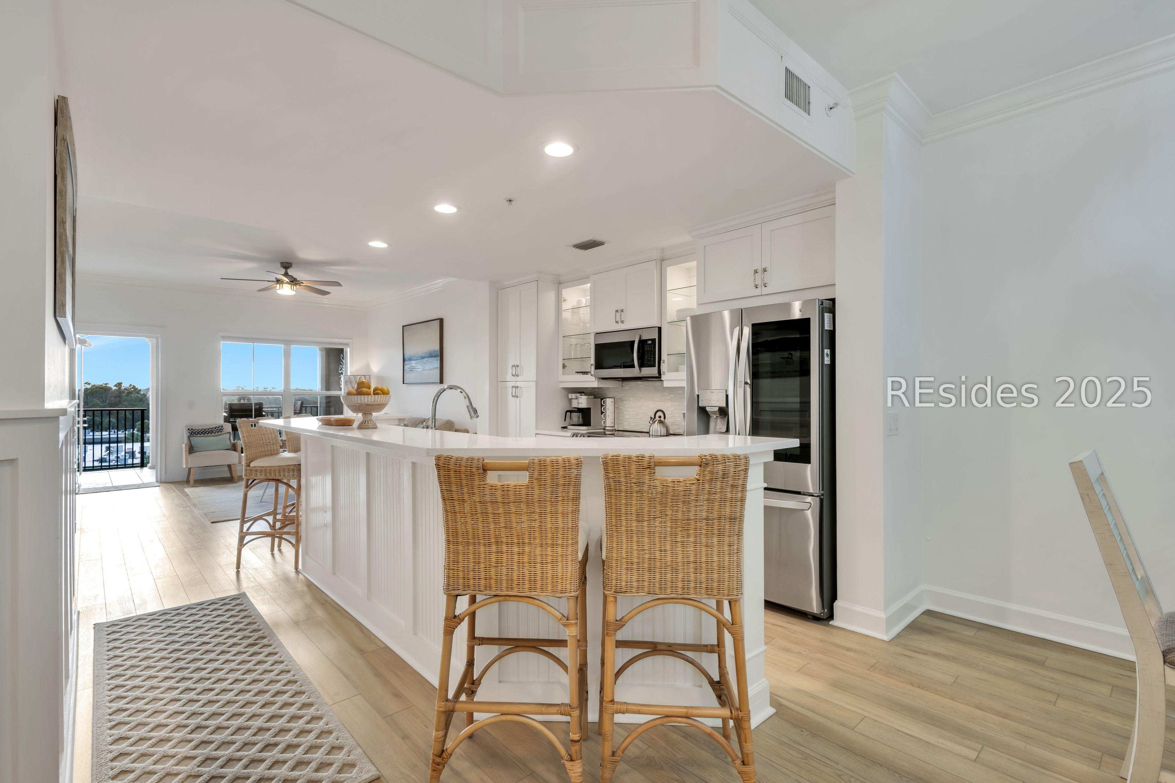 Image 2: Deluxe Kitchen