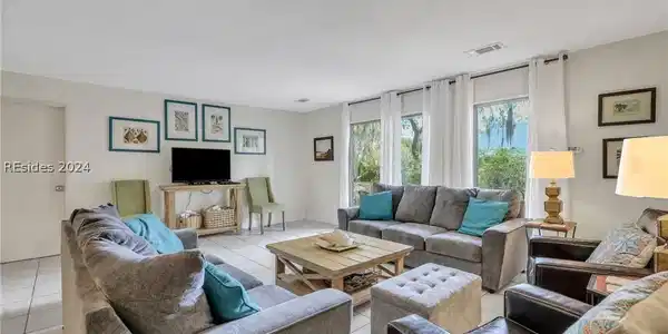 45 Queens Folly Road