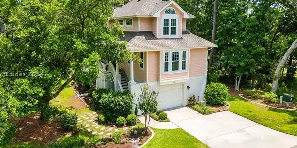 47 Royal Pointe Drive