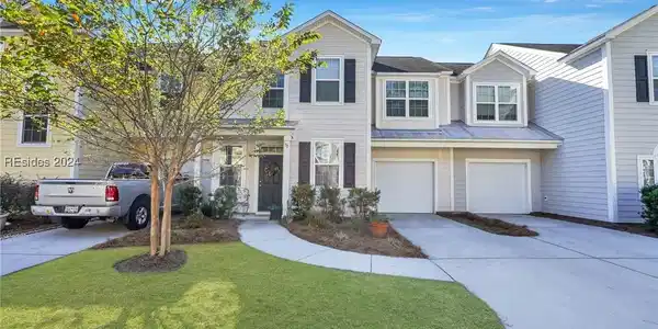 77 Plumgrass Street