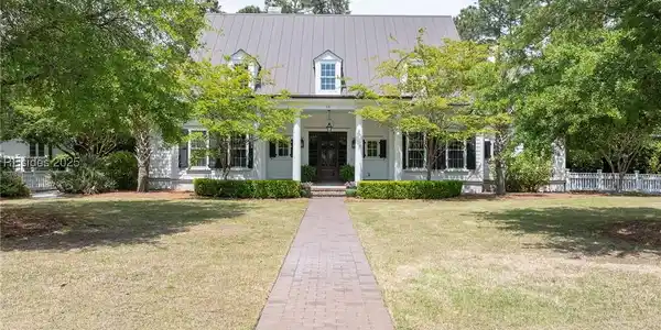 12 Hunting Lodge Road