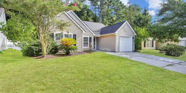 19 Grove Way