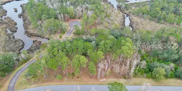 219 Hunters Loop