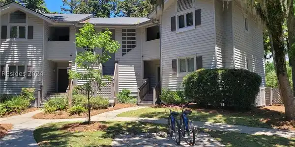 55 Barcelona Road N