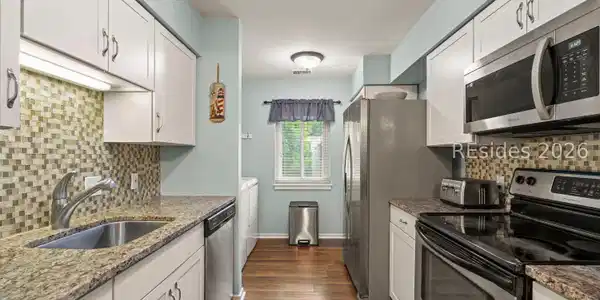 25 Deallyon Avenue