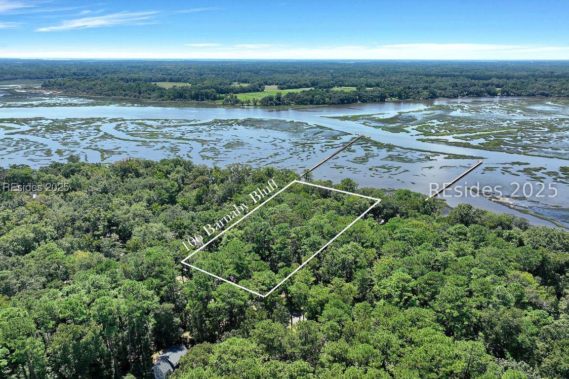 Image 4: Shared Dock is on the Left corner of property Image 4: Shared Dock is on the Left corner of property