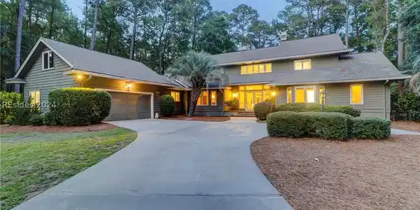 18 Fairlawn Court