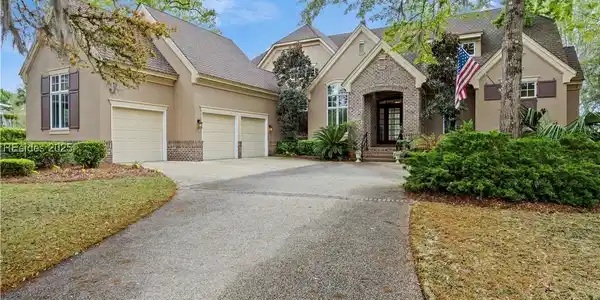 41 Lexington Drive
