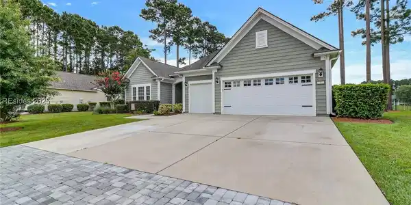 3 Bainbridge Way