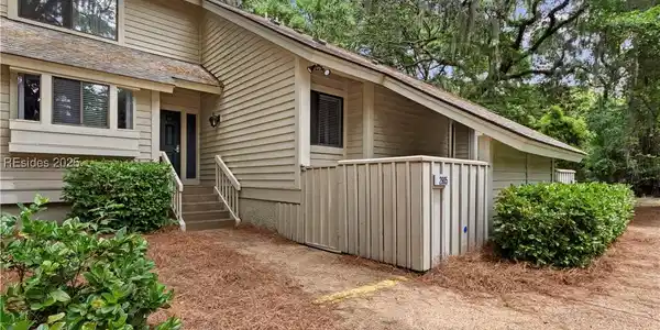 70 Lighthouse Road