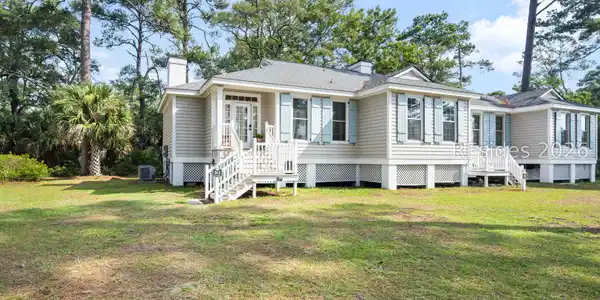 161 Ave Of Oaks