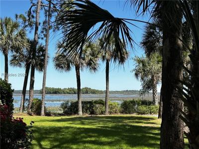 70 Royal Pointe Drive
