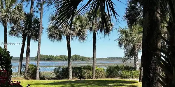 70 Royal Pointe Drive
