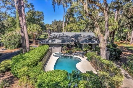 8 Willow Oak Road W