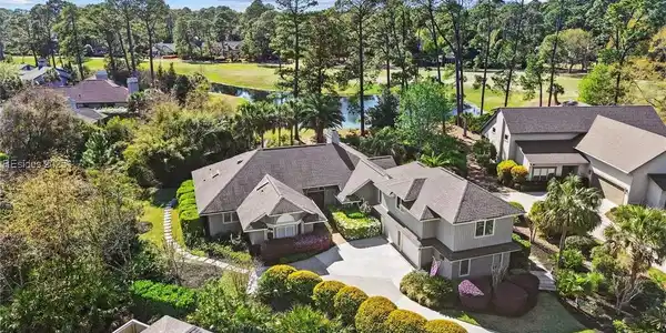 3 Crepe Myrtle Court