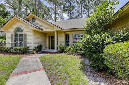 5 Honey Locust Circle